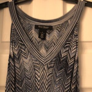 🌼3/$30🌼 WHBM Blue chevron tank top Small